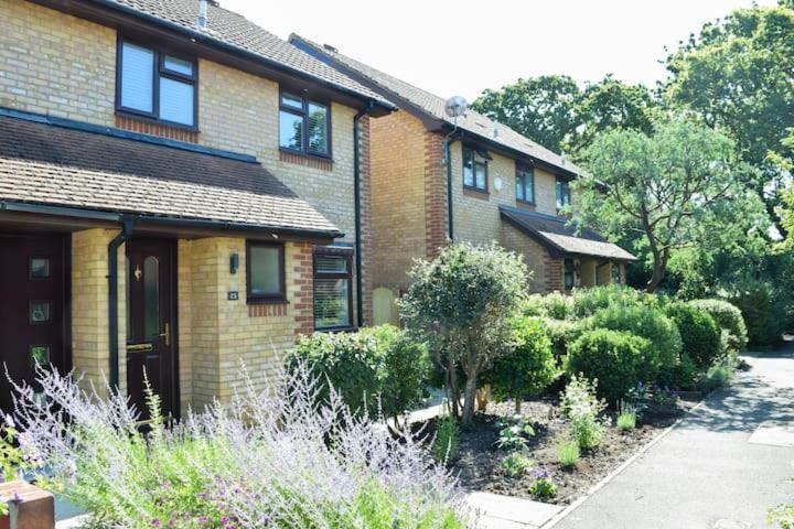 Beautiful 3 Bed Home In The Heart Of New Forest Hordle Exteriör bild