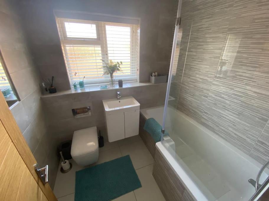 Beautiful 3 Bed Home In The Heart Of New Forest Hordle Exteriör bild