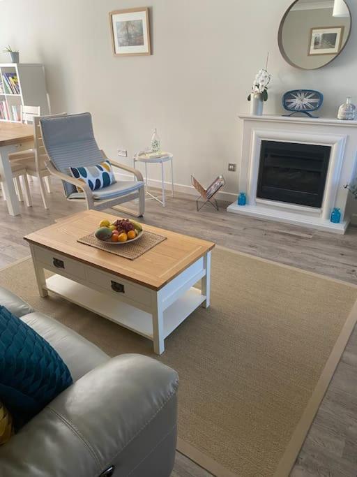 Beautiful 3 Bed Home In The Heart Of New Forest Hordle Exteriör bild